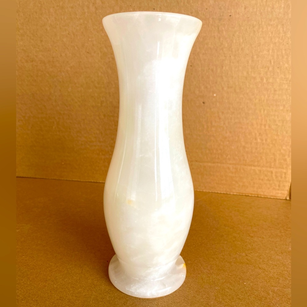 Beautiful Elegant Vintage Onyx Marble Stone Bud Vase Cream Colour